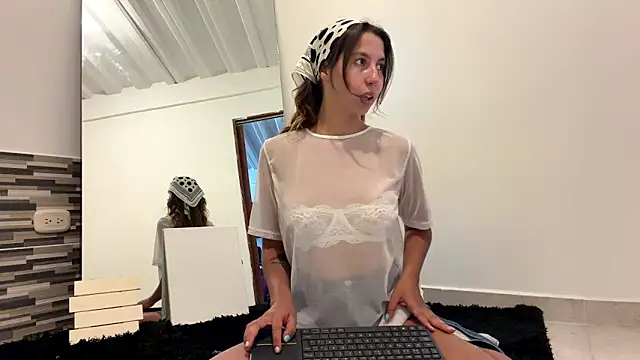 Julieta Jol online show from April 22, 2026, 2:07 pm