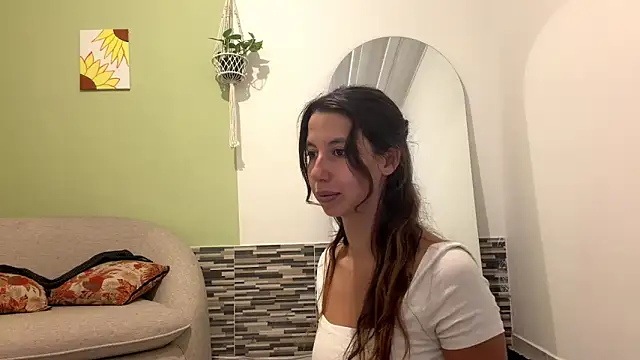 Julieta Jol online show from May 12, 2026, 1:41 pm