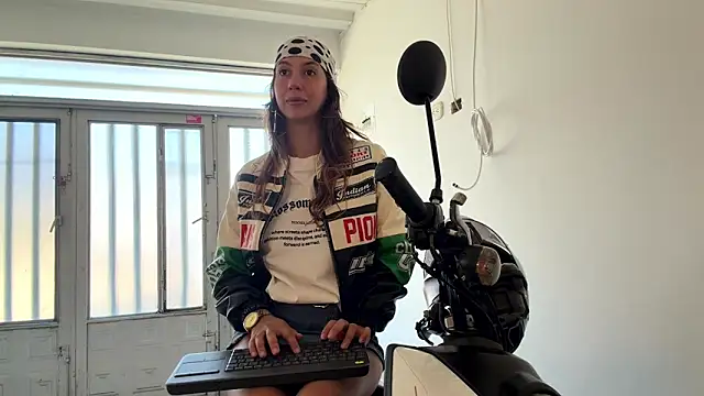 Julieta Jol online show from June 1, 2026, 1:46 pm