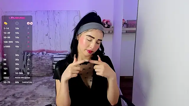 Snapshot of Melodi_velasquez chatting on August 1, 2026, 4:12 am Melodi velasquez online show from August 1, 2026, 4:12 am