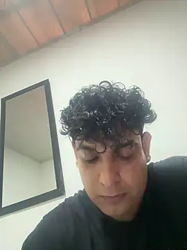 Niccolo Noir online show from April 7, 2026, 8:09 pm