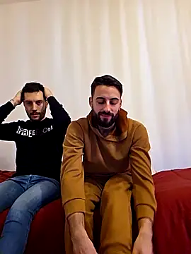 AmicisegretiITA online show from March 28, 2026, 4:17 pm