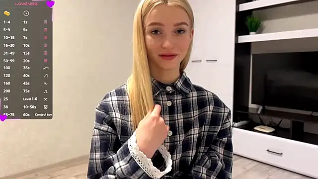 Snapshot of MelissaEvenns chatting on May 15, 2026, 2:02 pm MelissaEvenns online show from May 15, 2026, 2:02 pm