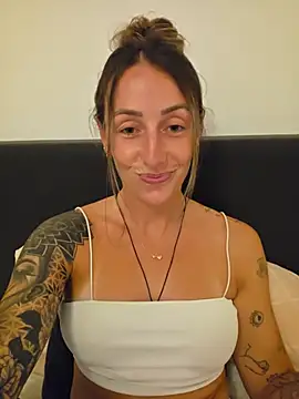 Snapshot of NicoleKaiser chatting on July 16, 2026, 8:15 pm NicoleKaiser online show from July 16, 2026, 8:15 pm
