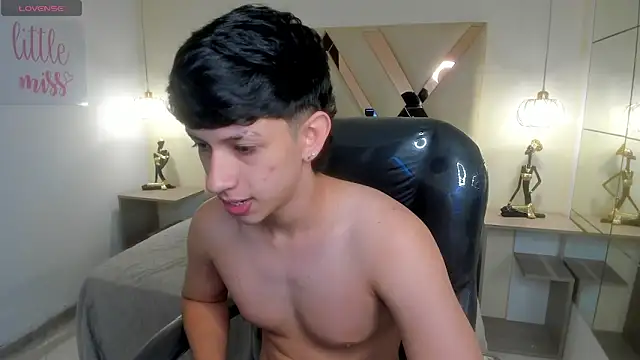 AdrianFranko online show from March 19, 2026, 12:42 pm