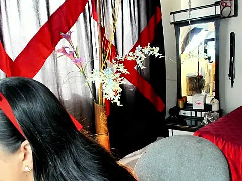 Snapshot of PenelopeSuency chatting on April 14, 2026, 1:50 pm PenelopeSuency online show from April 14, 2026, 1:50 pm