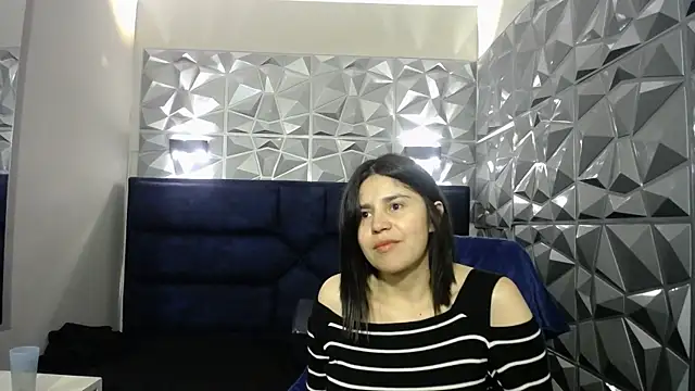 Snapshot of Cata_black chatting on May 14, 2026, 2:35 pm Cata black online show from May 14, 2026, 2:35 pm