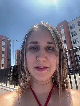 Snapshot of VictoriaWhitmore chatting on April 3, 2026, 3:43 pm VictoriaWhitmore online show from April 3, 2026, 3:43 pm