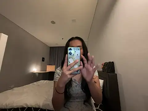 Snapshot of Ur_topQeents chatting on March 18, 2026, 11:08 pm Ur topQeents online show from March 18, 2026, 11:08 pm