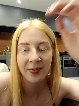 ninaxbabyy online show from March 25, 2026, 1:55 am