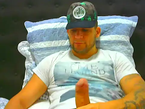 Snapshot of altenori chatting on June 8, 2026, 1:28 am altenori online show from June 8, 2026, 1:28 am