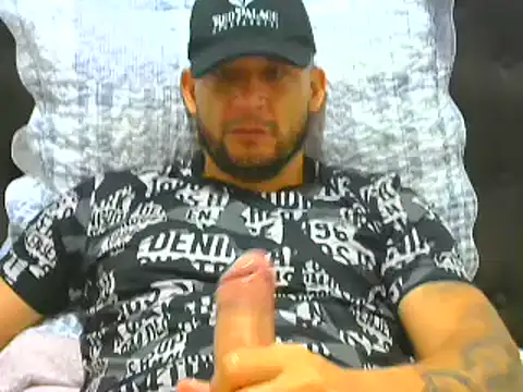 Snapshot of altenori chatting on July 18, 2026, 2:10 pm altenori online show from July 18, 2026, 2:10 pm
