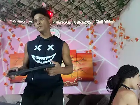 Nahomi hot 77 online show from March 29, 2026, 6:19 pm