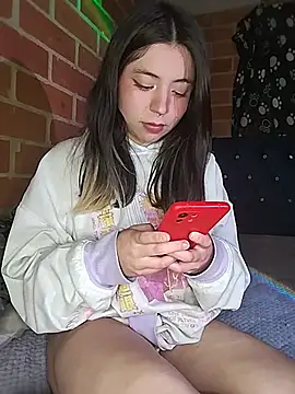 Snapshot of Petite_CherryX chatting on July 16, 2026, 2:17 am Petite CherryX online show from July 16, 2026, 2:17 am