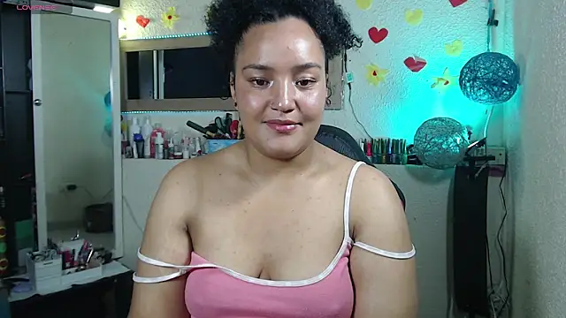 Snapshot of SofiaRoyal2308 chatting on March 25, 2026, 1:22 am SofiaRoyal2308 online show from March 25, 2026, 1:22 am