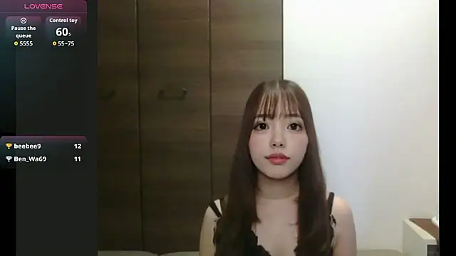 Snapshot of ena_01 chatting on April 4, 2026, 4:33 am ena 01 online show from April 4, 2026, 4:33 am