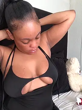 Snapshot of queenpalky chatting on March 20, 2026, 2:11 pm queenpalky online show from March 20, 2026, 2:11 pm