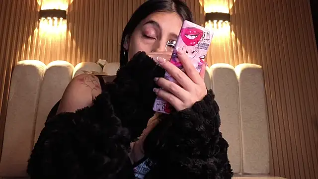 Melannyy V online show from March 20, 2026, 12:54 pm