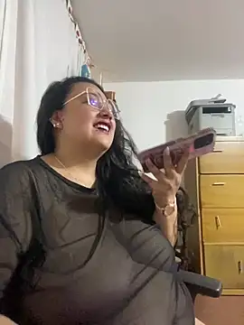 Snapshot of AvaRyd chatting on May 26, 2026, 4:52 am AvaRyd online show from May 26, 2026, 4:52 am
