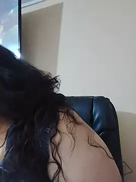 Snapshot of AvaRyd chatting on June 25, 2026, 5:07 am AvaRyd online show from June 25, 2026, 5:07 am