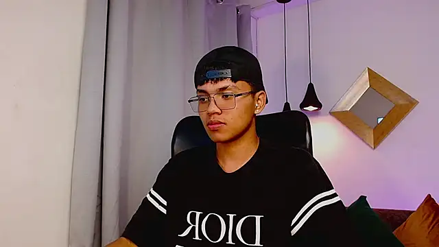thiagosterling online show from April 13, 2026, 11:43 pm