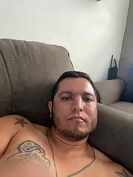 HOTB0Y18 online show from April 2, 2026, 9:34 pm