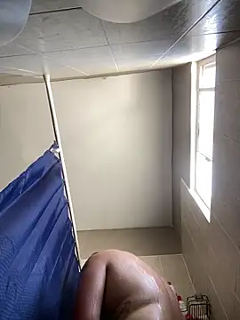 HOTB0Y18 online show from April 8, 2026, 8:42 pm