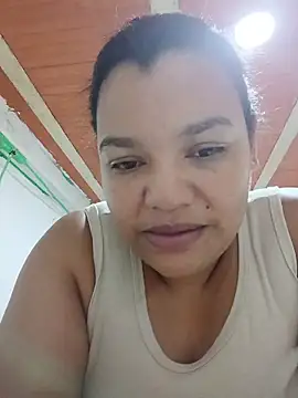 Lara Seduce online show from April 14, 2026, 5:41 pm