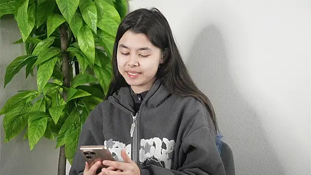 VaniaLeiss online show from March 24, 2026, 5:23 am