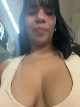 Snapshot of MonserratJons01 chatting on May 3, 2026, 3:29 pm MonserratJons01 online show from May 3, 2026, 3:29 pm
