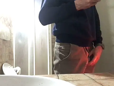 Snapshot of saber910 chatting on March 19, 2026, 5:28 pm saber910 online show from March 19, 2026, 5:28 pm