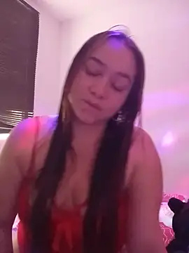 Snapshot of SabrinaVantress chatting on July 7, 2026, 6:23 pm SabrinaVantress online show from July 7, 2026, 6:23 pm