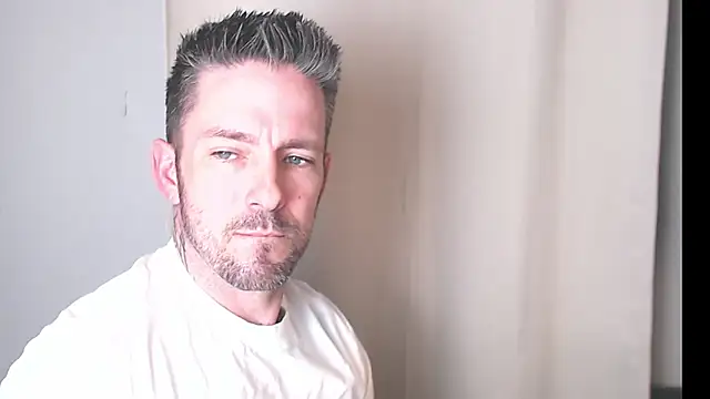 Snapshot of SkylarrGrey chatting on March 29, 2026, 7:08 am SkylarrGrey online show from March 29, 2026, 7:08 am