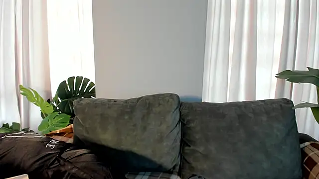 Snapshot of _EmilyRouge_ chatting on May 12, 2026, 9:56 pm EmilyRouge online show from May 12, 2026, 9:56 pm