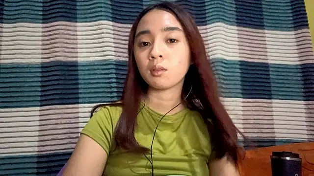 LenoraLacassagne online show from March 23, 2026, 4:00 pm