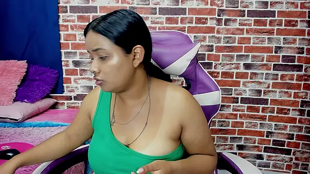 SofiiaCutee online show from April 18, 2026, 2:37 am