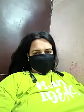 Snapshot of REENA-STRIP chatting on May 3, 2026, 8:42 am REENA-STRIP online show from May 3, 2026, 8:42 am