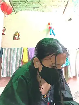 Snapshot of REENA-STRIP chatting on May 14, 2026, 6:42 am REENA-STRIP online show from May 14, 2026, 6:42 am