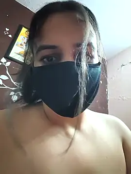 Snapshot of REENA-STRIP chatting on June 1, 2026, 6:20 pm REENA-STRIP online show from June 1, 2026, 6:20 pm
