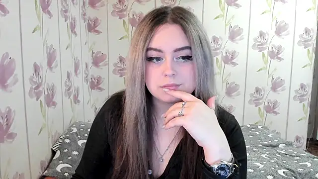 Agathameoww online show from April 28, 2026, 3:06 pm