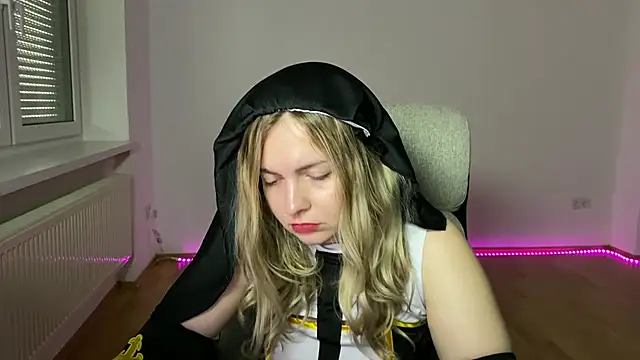 EvaKraz online show from April 1, 2026, 9:43 am