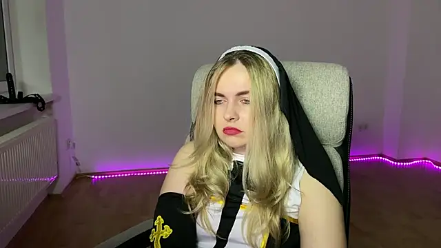 EvaKraz online show from April 1, 2026, 6:05 pm