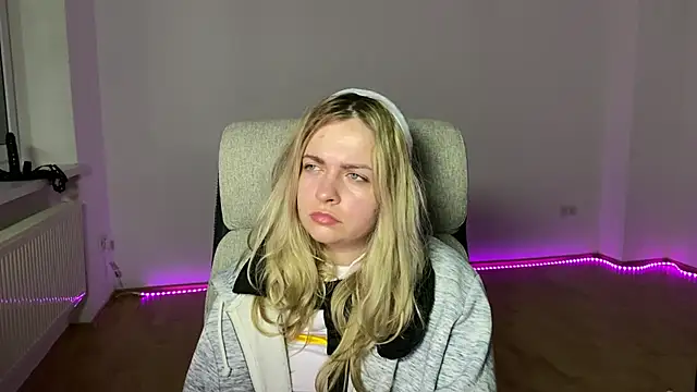 EvaKraz online show from April 2, 2026, 6:33 am