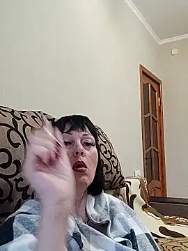 HelgaDennis online show from April 1, 2026, 4:35 am