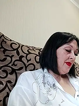 HelgaDennis online show from June 15, 2026, 4:31 pm
