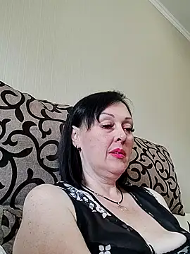HelgaDennis online show from July 6, 2026, 3:47 pm