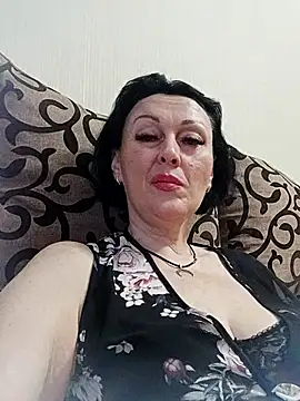 HelgaDennis online show from July 15, 2026, 5:51 pm