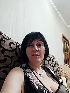 HelgaDennis online show from July 23, 2026, 6:39 pm