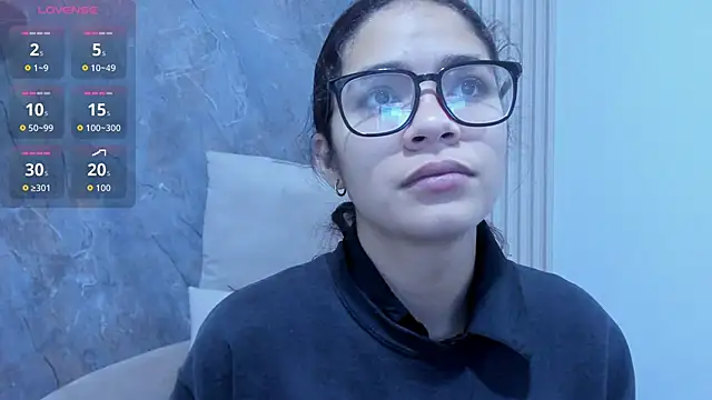 Snapshot of alina_sauvage chatting on May 14, 2026, 11:39 am alina sauvage online show from May 14, 2026, 11:39 am