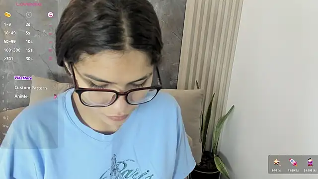 Snapshot of alina_sauvage chatting on June 2, 2026, 12:29 pm alina sauvage online show from June 2, 2026, 12:29 pm